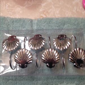 Ellen Tracy seashell shower rings
